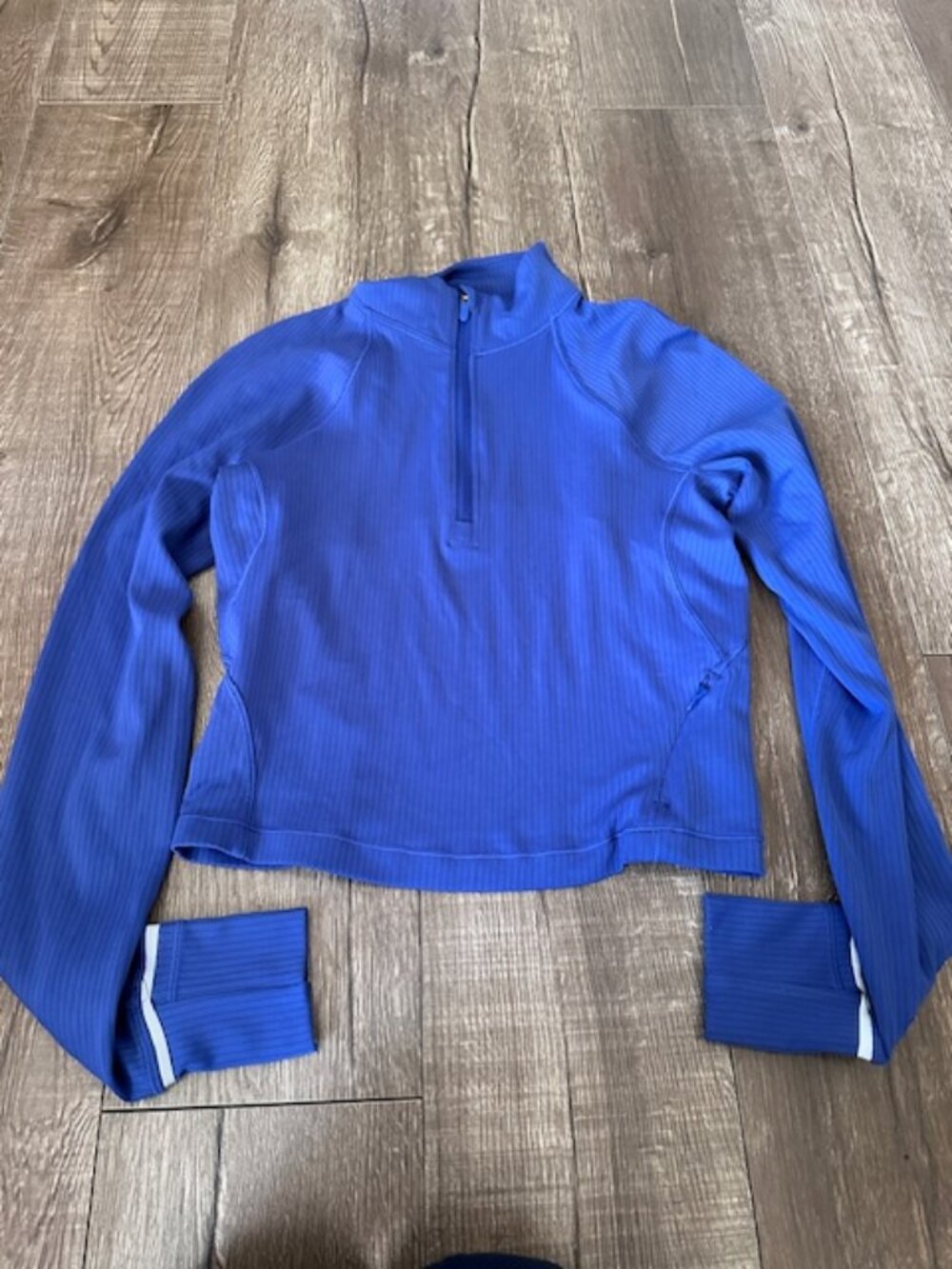 Lululemon ribbed cropped pullover size 6
